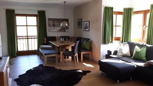 Posezení v ubytování Alpen Apartments Zell am See