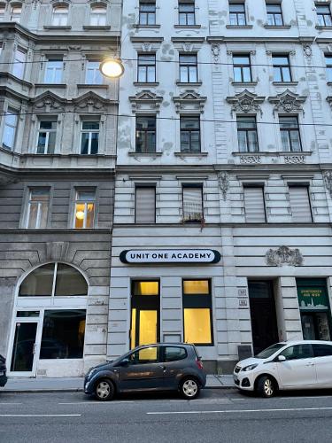 Zentral - Netflix - 2 Stöcke - Arbeitsplatz