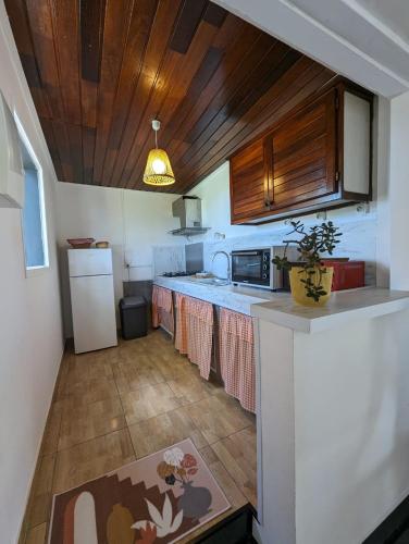Una cocina o cocineta en Ti Kaz Galet