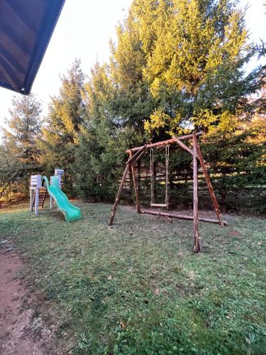 Zona de juegos infantil en Vila GUŠT