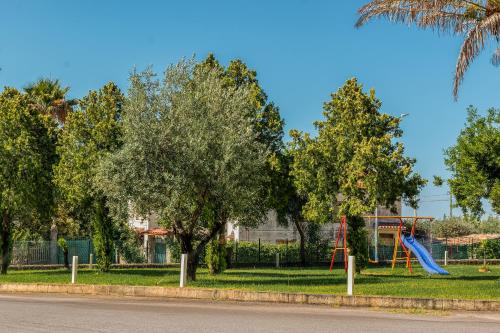 Zona de juegos infantil en Hotel Ristorante La Mimosa