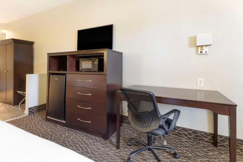 TV o dispositivi per l'intrattenimento presso Best Western West Monroe Inn