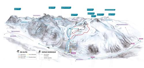 アパートメントから撮影された、または一般的な山の景色