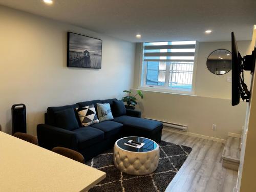 Гостиная зона в The Waterfront cozy 1 bd suite in Rockland Park, Tuscany NW