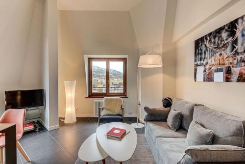 Apartment Alpes V - Alpes Travel - Central Chamonix - Sleeps 5