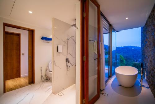 Koupelna v ubytování Phuket Seaside Villa 2