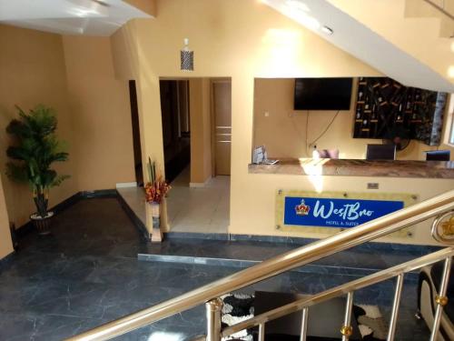 Westbro hotel and suites – Photos 2