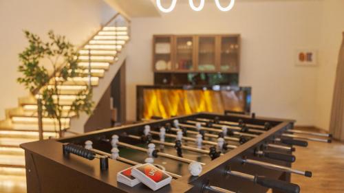 Imagen de la galería de Villa Belle Vue- 4BHK Private Pool & Party Hall By StayMonkey, en Lonavala