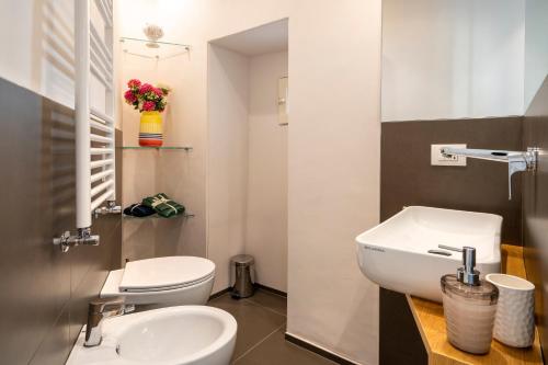 Bilik mandi di Martini Matera 2-luxury apartment