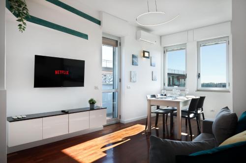[Navigli - Duomo] Magnificent View of the Skyline