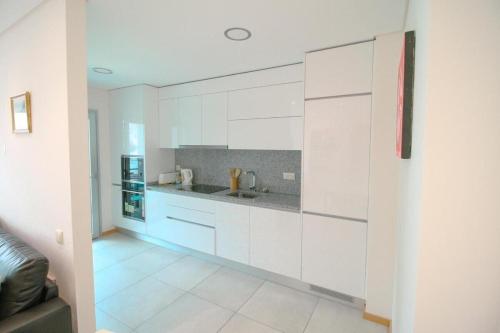 2 Bed apartment with Roof Top Pool, close to Falesia Beach AT10