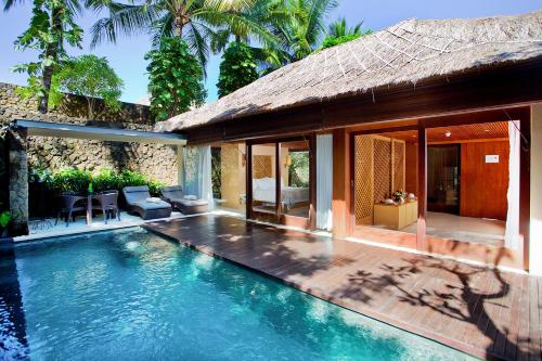 Bazén v ubytování THE HAVEN Bali Seminyak nebo v jeho okolí