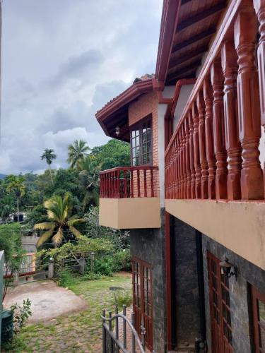 Un balcón o terraza de Mystique Hideout