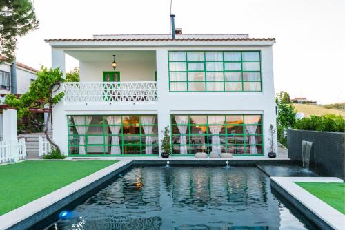 Πισίνα στο ή κοντά στο Villas en Toledo