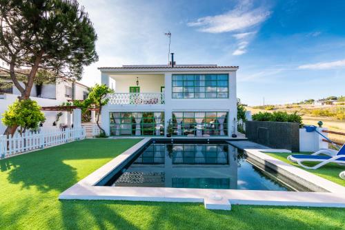 Πισίνα στο ή κοντά στο Villas en Toledo