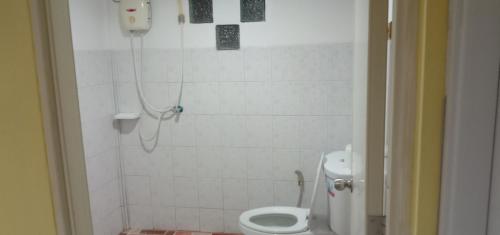 Bathroom sa Baan I Mhok Suanphueng