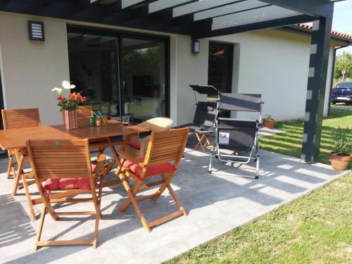 Ein Garten an der Unterkunft Le gite de la battere