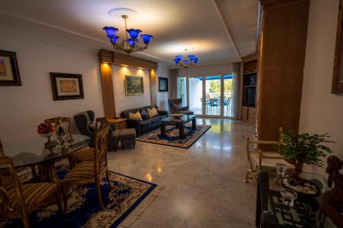 Beachfront Apartment Puerto Banus – Photos 3