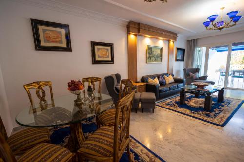 Beachfront Apartment Puerto Banus – Photos 2