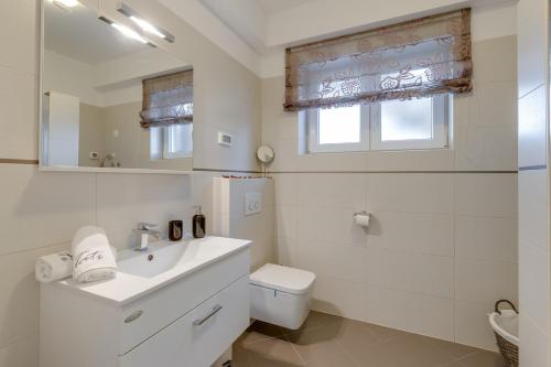 Two-Bedroom Apartment Tatty