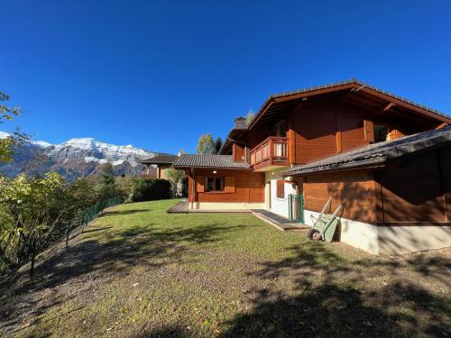 Het gebouw waarin het chalet zich bevindt