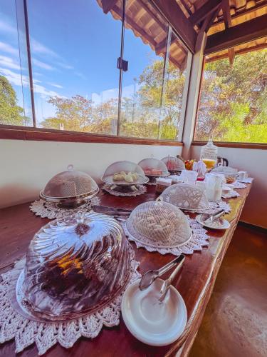 Makanan di atau berdekatan rumah tamu ini