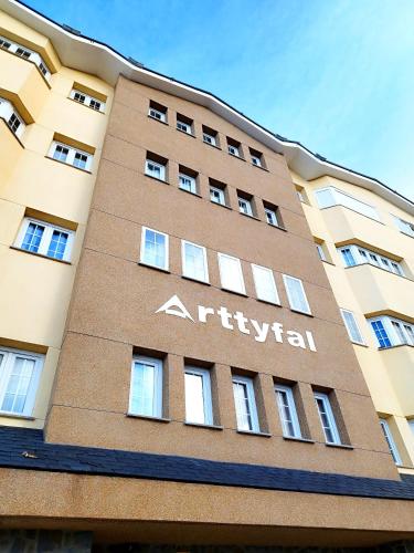 Arttyfal con WiFi y parking by SURYNIEVE