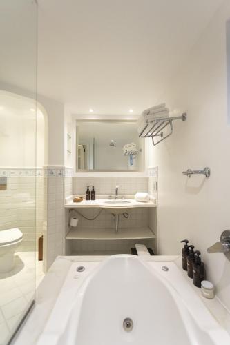 Ένα μπάνιο στο Felissimo Exclusive Hotel