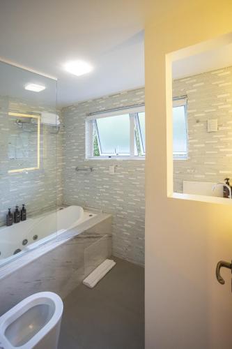 Ένα μπάνιο στο Felissimo Exclusive Hotel