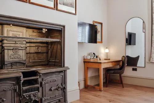 The Black Lion Pub & Boutique Guesthouse photo 67