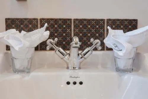 The Black Lion Pub & Boutique Guesthouse photo 22