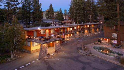 an aerial view of a hotel with a pool at Moose and Maple Lodge in South Lake Tahoe