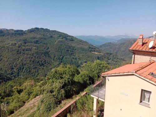 Gallery image of Preciosa casa en la Toscana con piscina in Bagni di Lucca