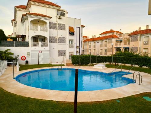 Bazén v ubytování 2 bed Penthouse with Sea View nebo v jeho okolí