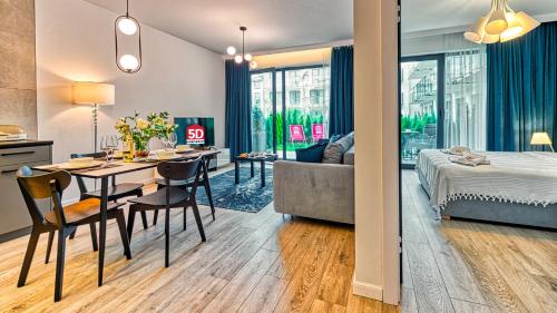 Rezydencja Niechorze 112 z ogródkiem, z Basenem, Sauną, Jacuzzi, przy samej PLAŻY - 5D Apartments