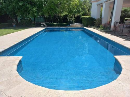 Kolam renang di atau dekat dengan Calma Vistalba