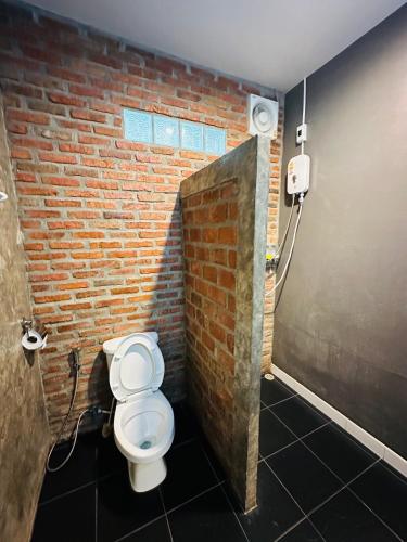 Imagen de la galería de Koh Jum Bungalow & Hostel, en Ko Jum