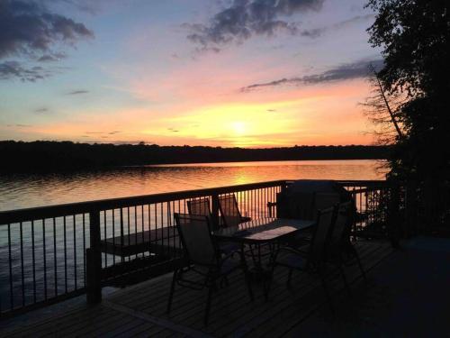 Driftwood Point Waterfront Cottage – Photos 4