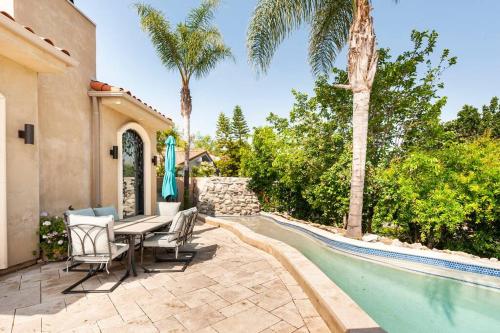 Πισίνα στο ή κοντά στο LA Villa Lake View Home