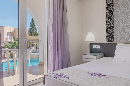 Πισίνα στο ή κοντά στο Sunrise Zante - Adults Only Hotel