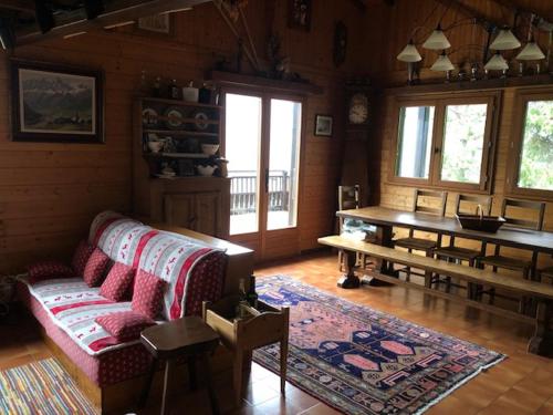 Posezení v ubytování Très beau chalet familial - Vue superbe ! Plein sud