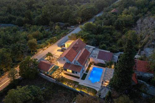 Gallery image of Holiday Home Mamita - Heated pool in Šestanovac