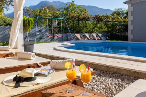 Gallery image of Holiday Home Mamita - Heated pool in Šestanovac