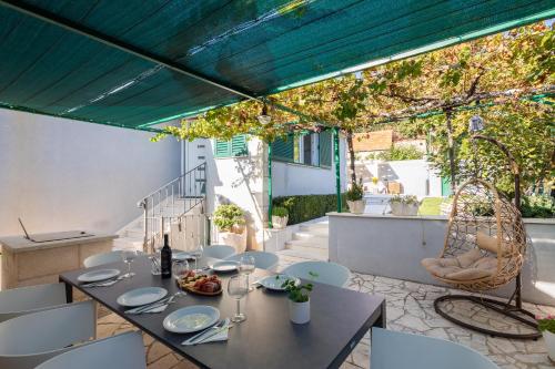 Gallery image of Holiday Home Mamita - Heated pool in Šestanovac