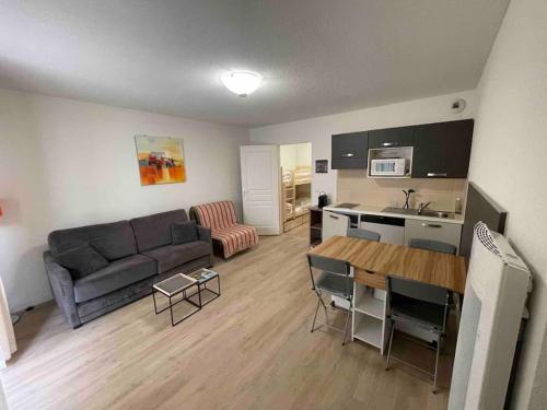 Η κουζίνα ή μικρή κουζίνα στο Valberg Centre - Résidence Val d'Azur - Studio 29m2