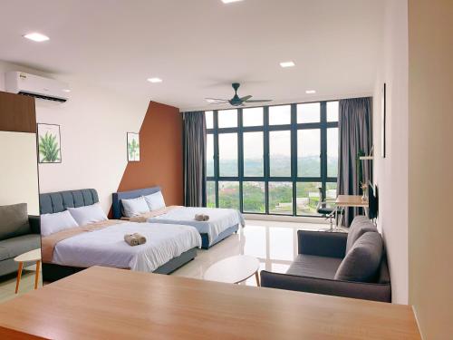 Χώρος καθιστικού στο GYDEN STAYCATION #Green Haven near Senibong&Regency