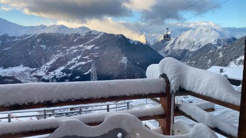 Foto sihtkohas Verbier asuva majutusasutuse B&B rooms within a modern family chalet with direct access to ski area in Verbier galeriist