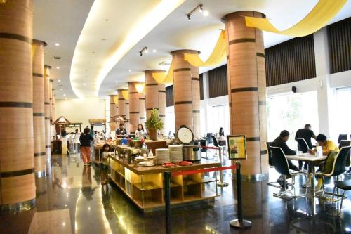 Restoran atau tempat lain untuk makan di Lorin Sentul Hotel