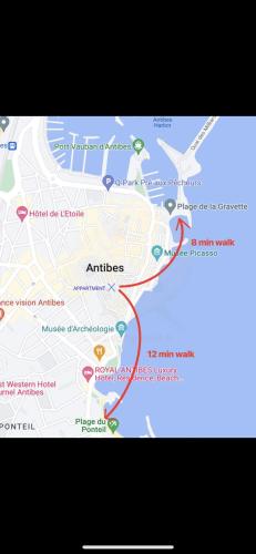 SUPERBE 2P MEZZANINE AU COEUR DU VIEIL ANTIBES photo 13