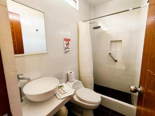 Koupelna v ubytování Jalara Lunahuaná Hotel